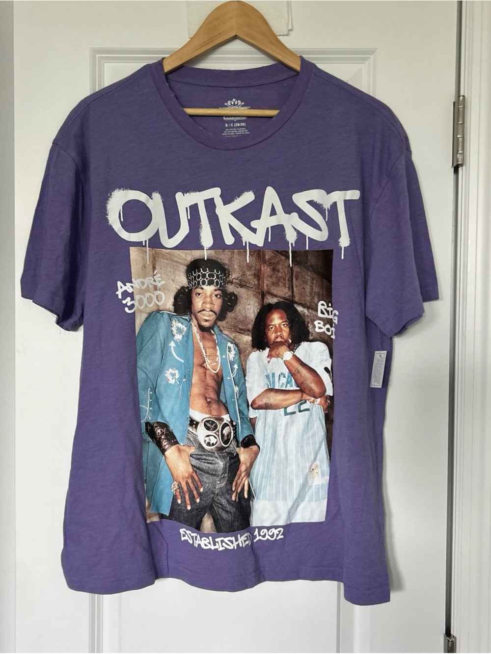 Outkast Men's Boxy Fit Graphic Tee with Short Sleeves, Small Purple NEW